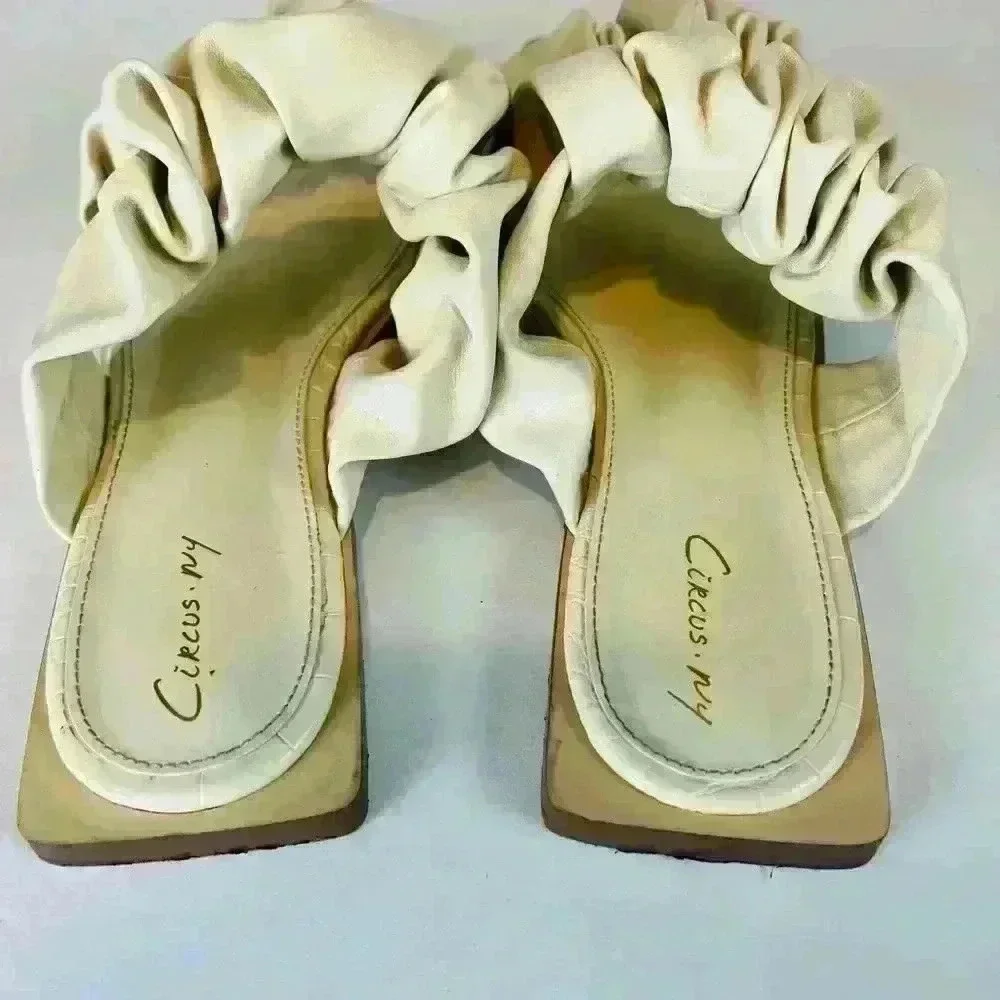 CIRCUS NY Women's Ivory Iggy Sandals